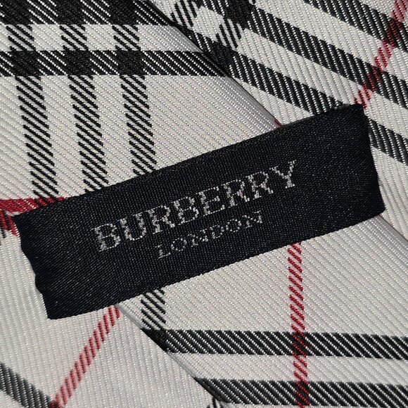 BURBERRY LONDON 100% Silk Tie Neckwear White Black Red Nova Check 58" x 4" - Picture 3 of 6